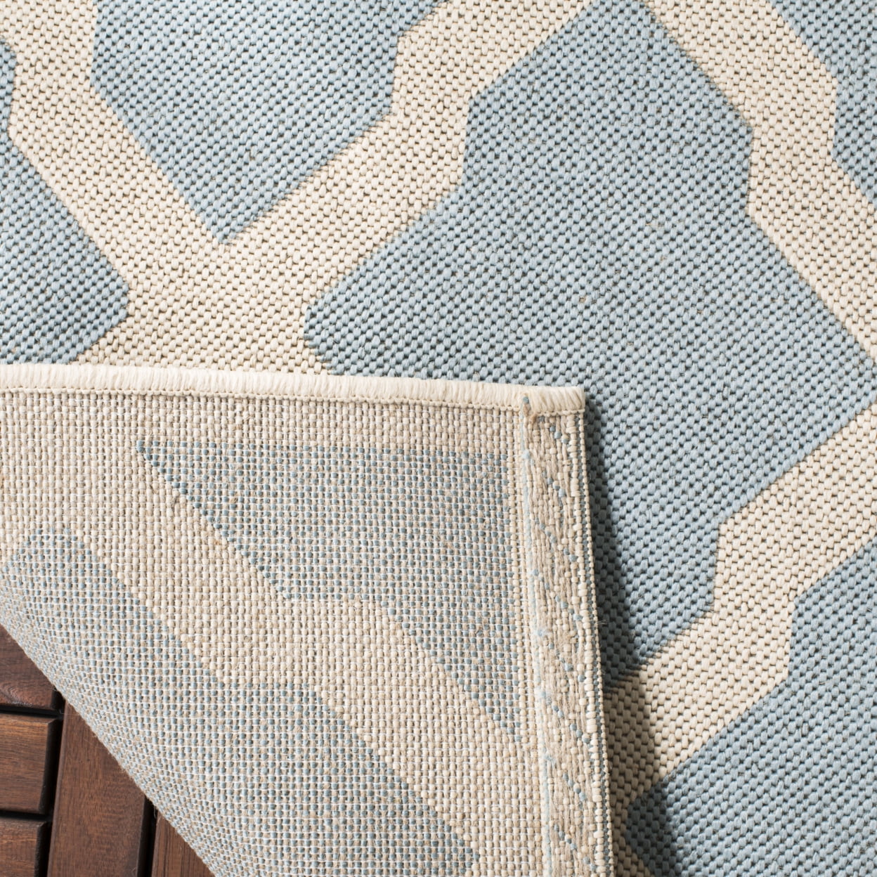 SAFAVIEH Beach House Loraine Trellis Indoor/Outdoor Area Rug Aqua/Cream, 6'7" x 6'7" Square