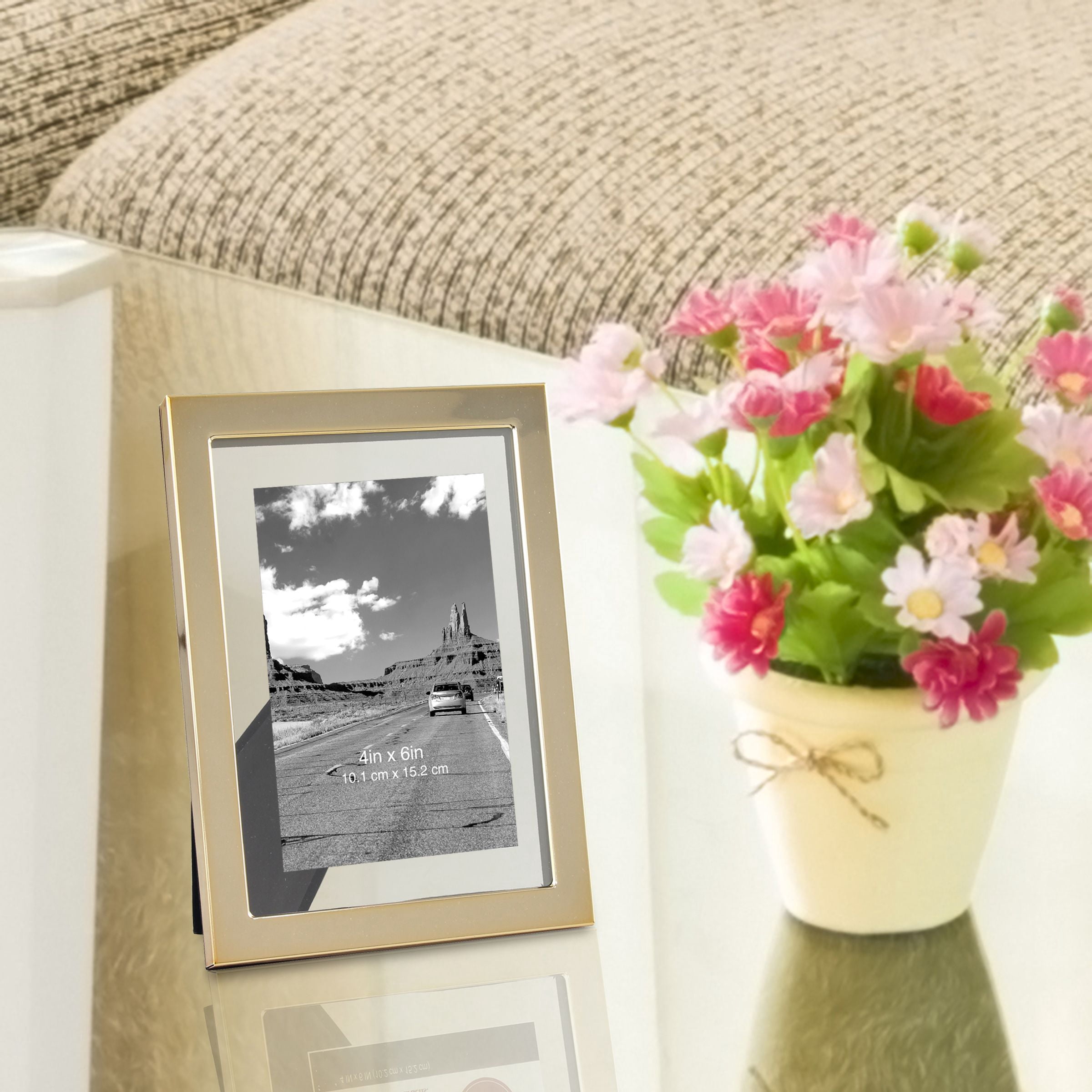Better Homes & Gardens 4" x 6" Rectangle Metal Tabletop Floating Picture Frame, Gold