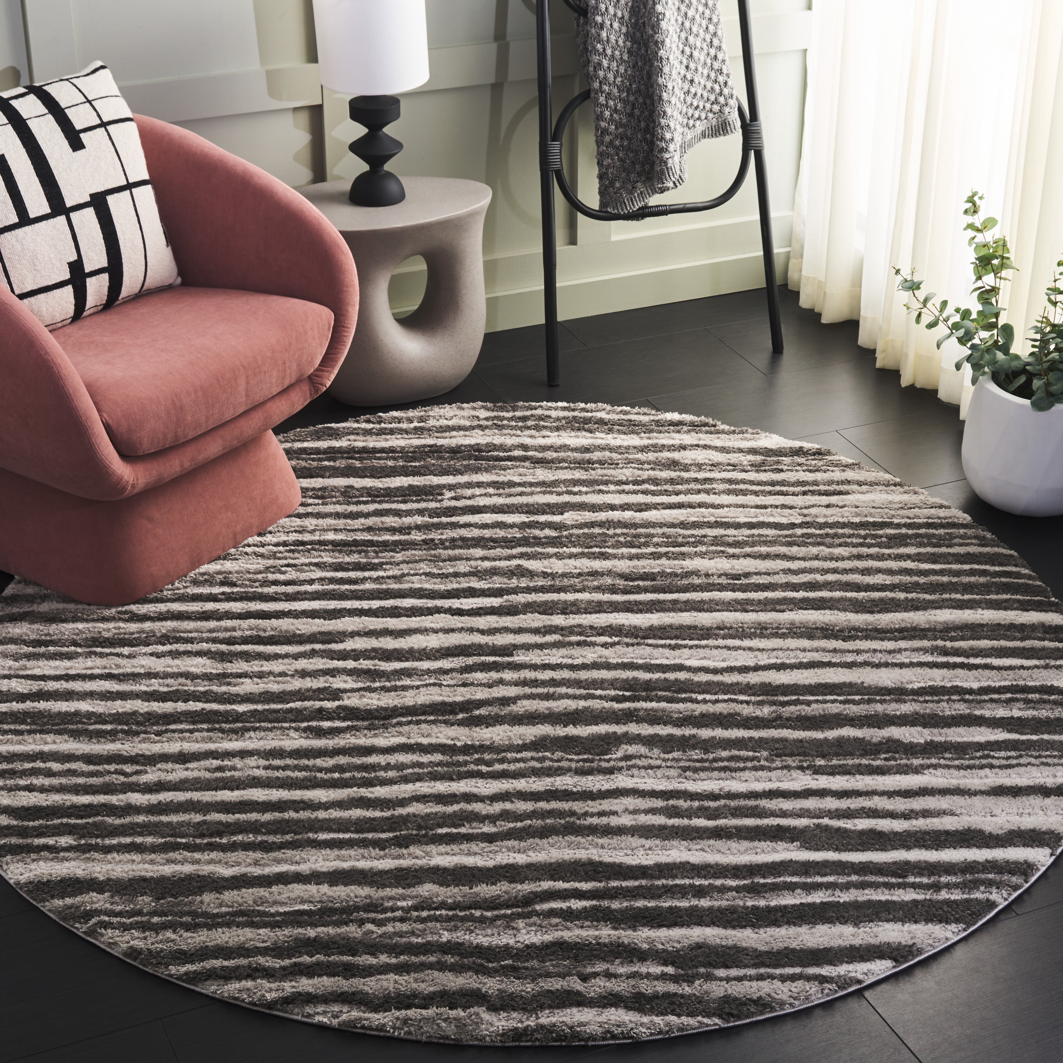 SAFAVIEH Seattle Pavel Abstract Shag Area Rug, Ivory/Grey, 6'7" x 6'7" Round