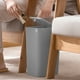 thumbnail image 3 of Cubo de basura con tapa abatible para el hogar, la sala de estar, la oficina, el inodoro con ranuras, el baño, el bote de basura con forma de anillo, 3 of 8