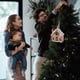 thumbnail image 5 of Decoración navideña Casita de madera Ideas navideñas Casita de nieve Adornos colgantes para el árbol de Navidad, 5 of 6