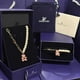 thumbnail image 2 of SET CONJUNTO SWAROVSKI TEDDY BEAR PERLAS COLLAR PULSERA BRAZALETE ROSA MUJER ACCESORIOS ORO ROSA 14K, 2 of 4