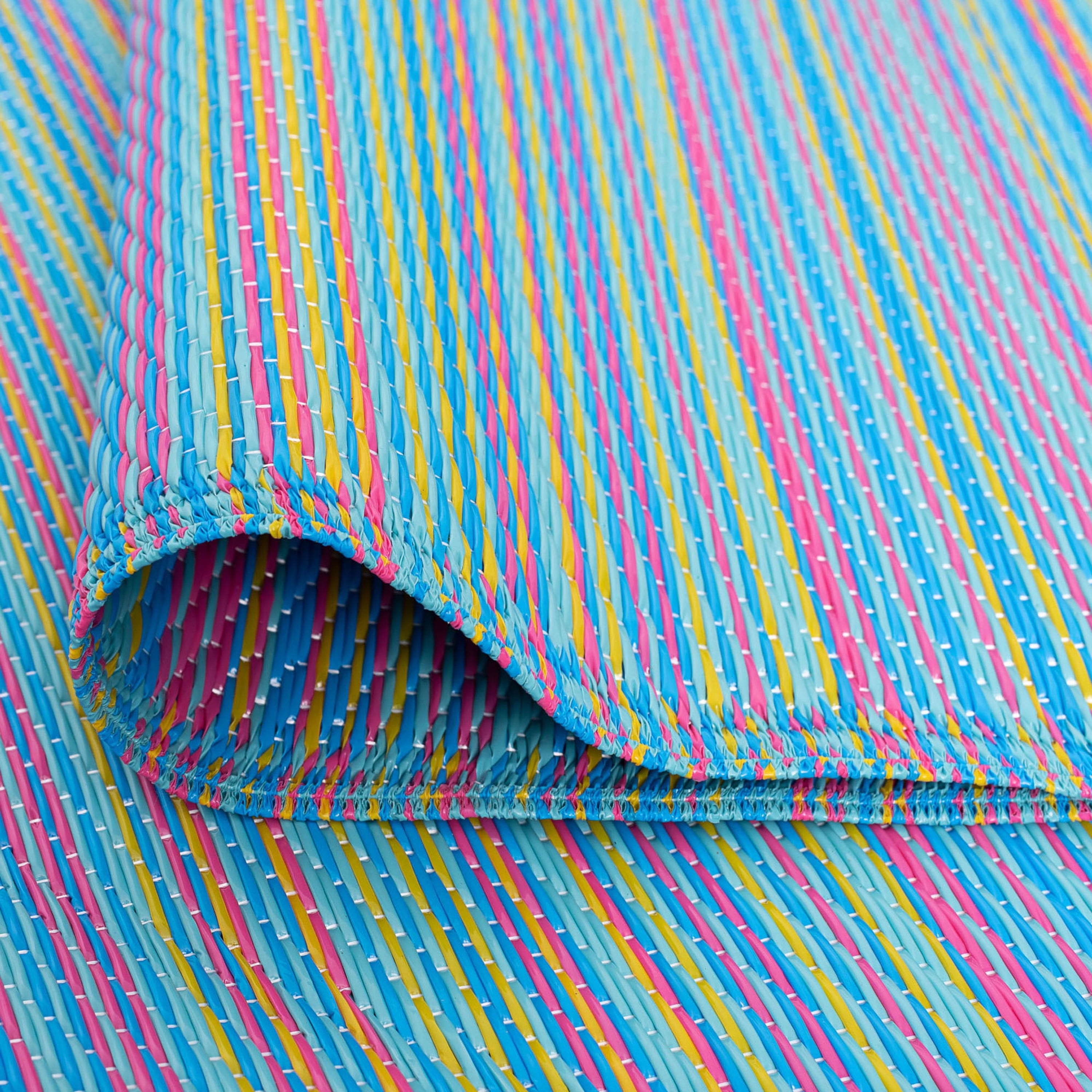 8x10 Reversible Multicolor Polypropylene Outdoor Stripe Area Rug