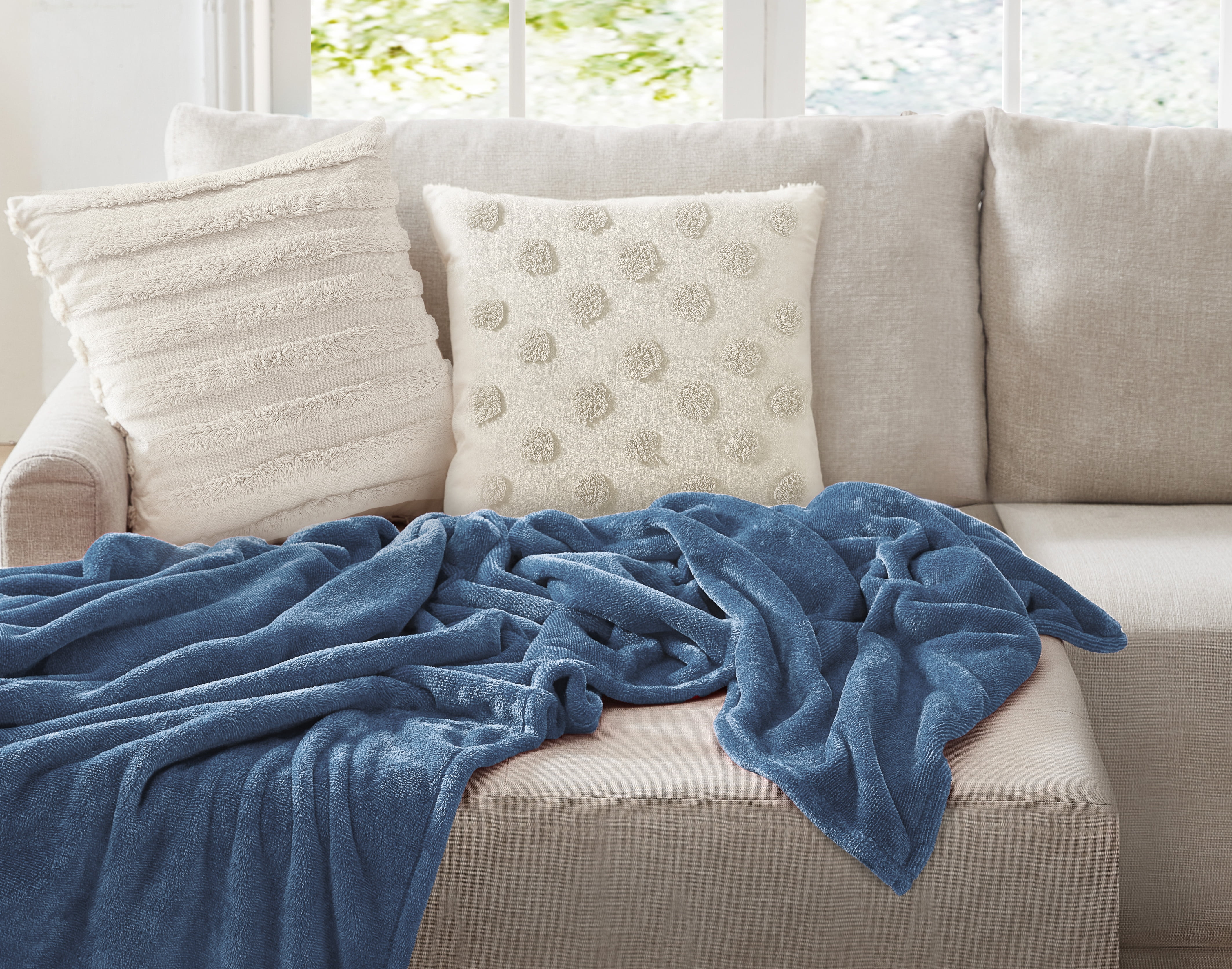 Mainstays Solid Plush Blanket, Blue, Full/Queen