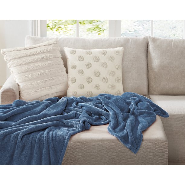 Mainstays Solid Plush Blanket, Blue, Full/Queen