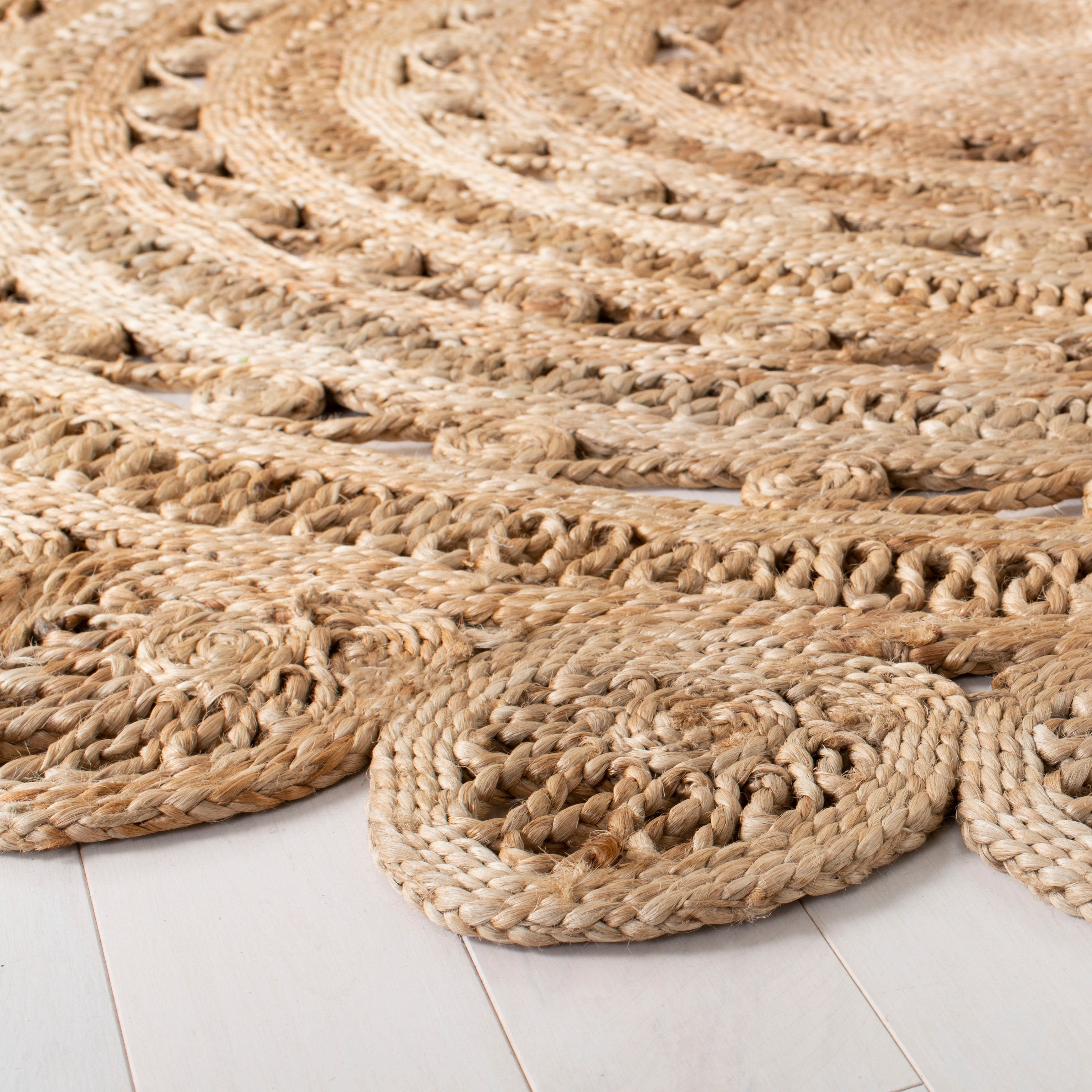 SAFAVIEH Natural Fiber Jannah Solid Braided Jute Area Rug, Natural, 7' x 7' Round