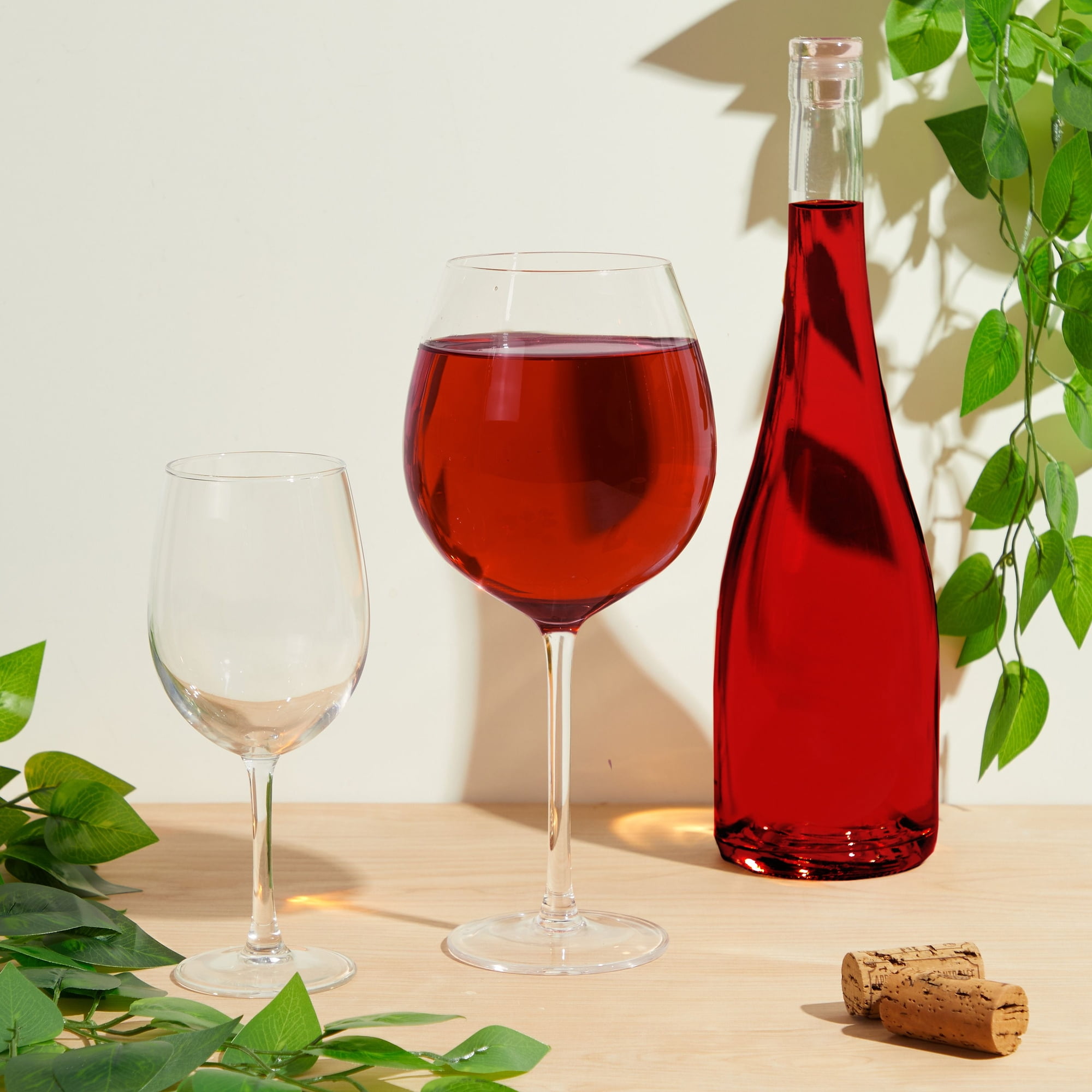 Oversized XL Giant Clear Wine Glass - 750 ml - Holds a full bottle