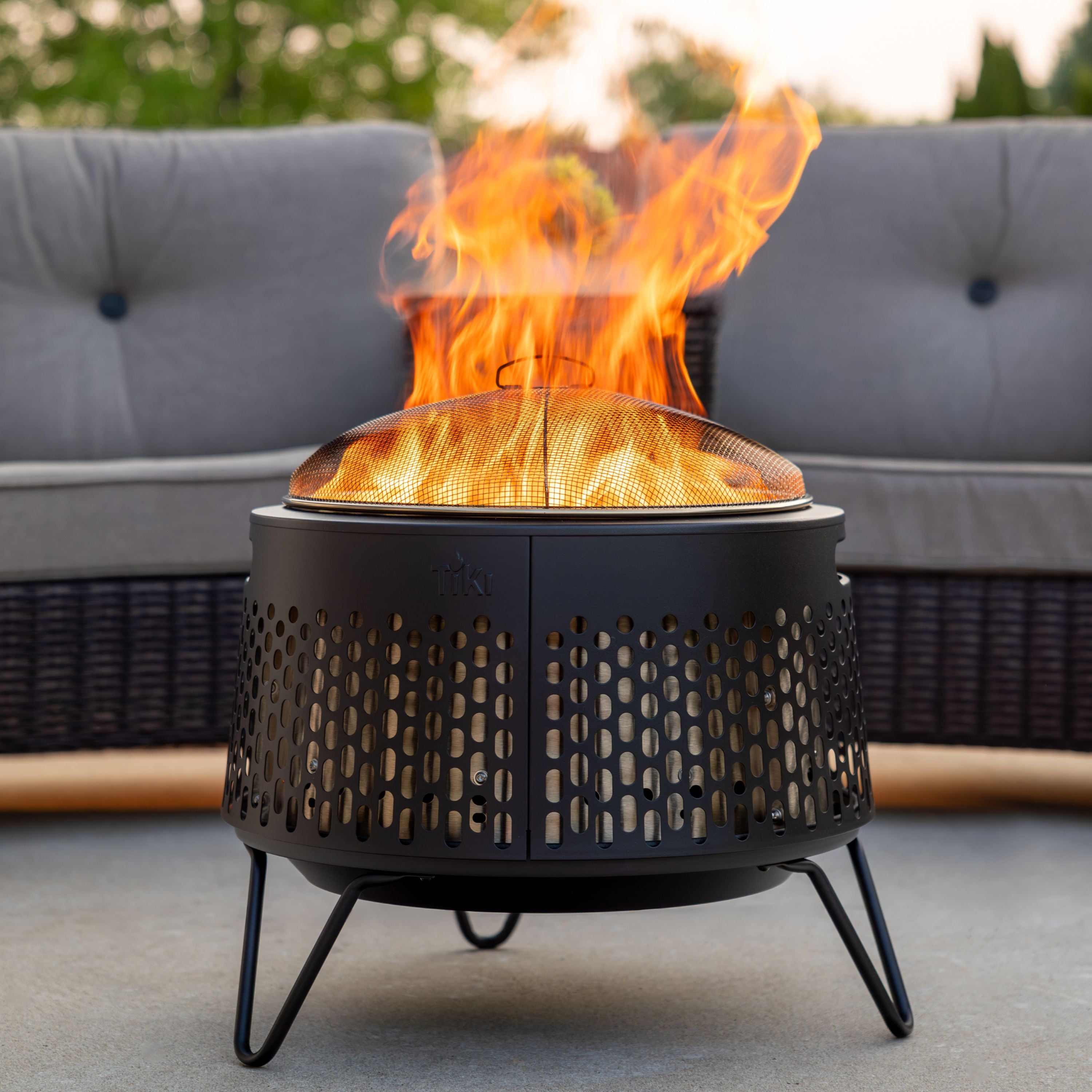 TIKI® Brand 18 Inch Smokeless Fire Pit Metal Screen Gold and 18 inch Poker Black