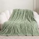 thumbnail image 4 of Manta Tipo Chal de Gamuza para Siesta, de Tela Aterciopelada, Acogedora y Cálida, de 68 X 99 Cm, Ligera, para Oficina, Cama, Sofá, Café, Blanco, Azul, Caqui y Verde., 4 of 6