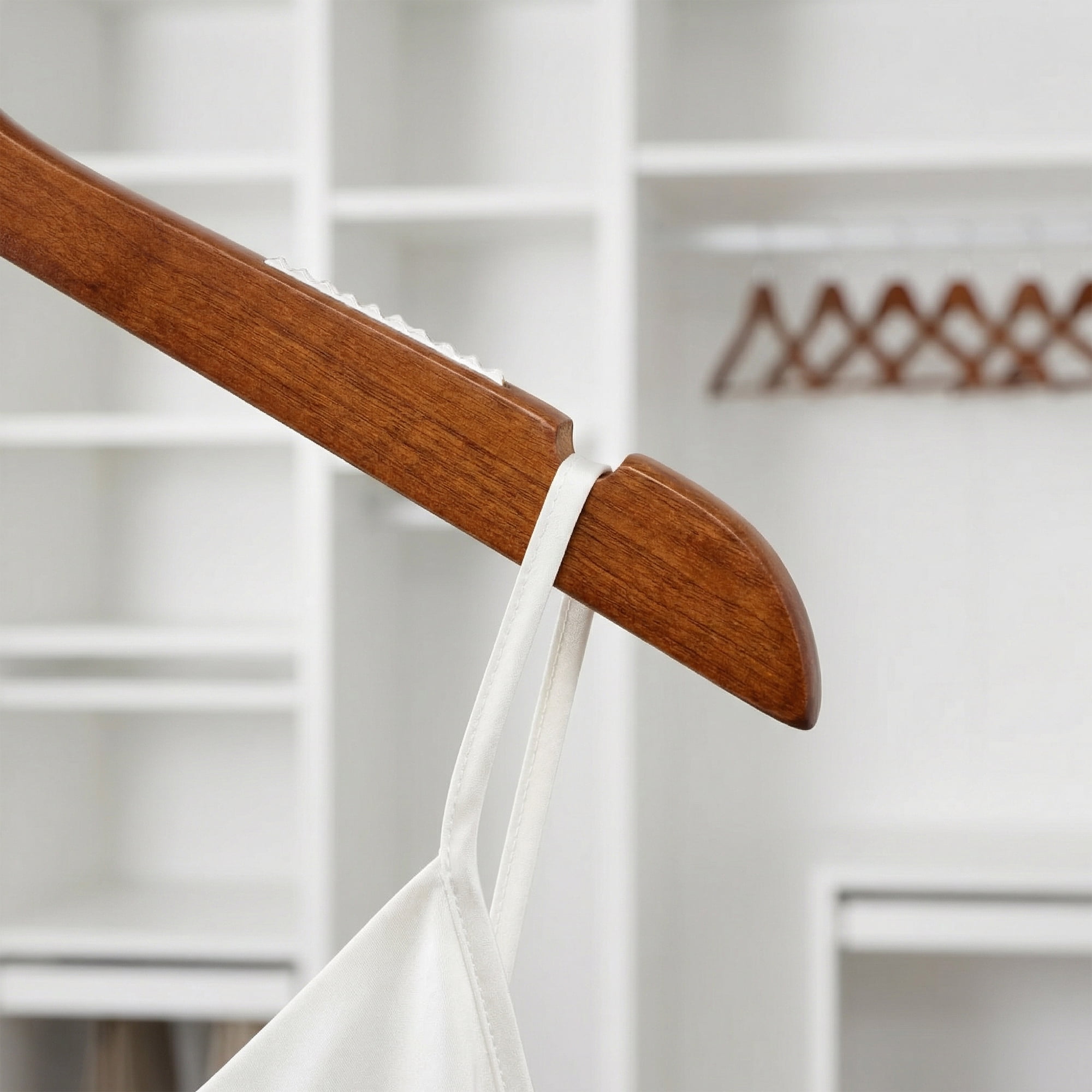 Unique Bargains 2Pcs Wood Nonslip Durable Hangers Silver