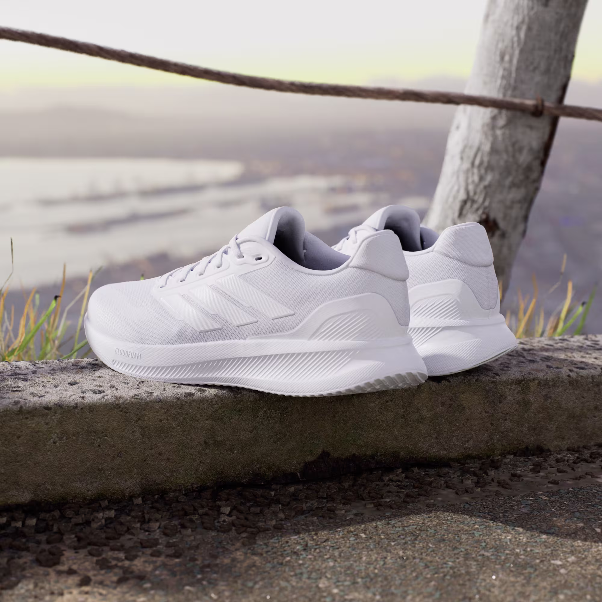 thumbnail image 4 of TENIS ADIDAS RUNFALCON 5 BLANCOS PARA HOMBRE, 4 of 5