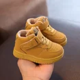 thumbnail image 4 of Zapatillas de deporte informales para niños, zapatos blancos pequeños de fondo suave transpirables, pegatinas mágicas de media altura, novedad de Otoño de 2024, 4 of 5