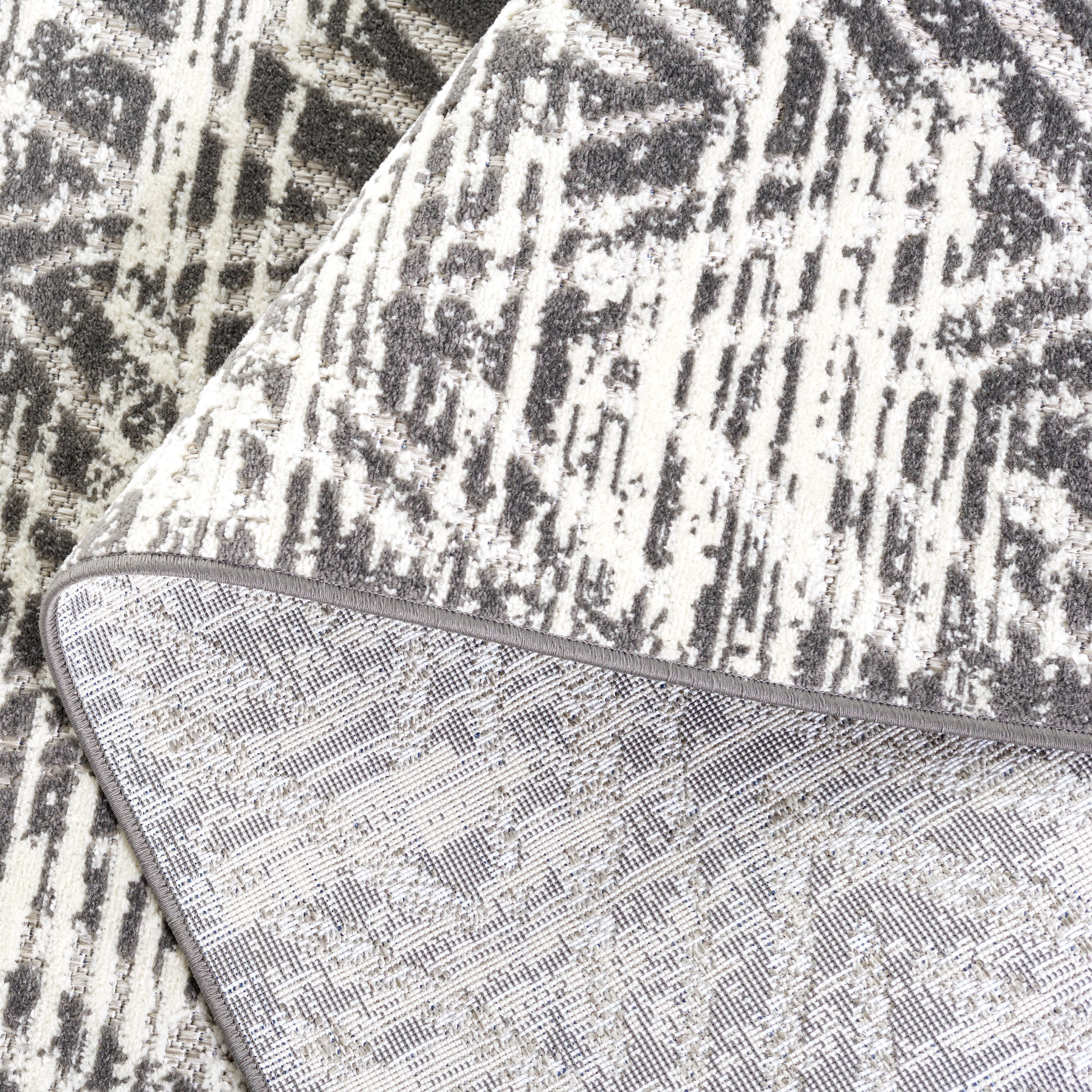 SAFAVIEH Cottage Ronni Chevron Indoor/Outdoor Area Rug, Grey, 5'3" x 7'7"
