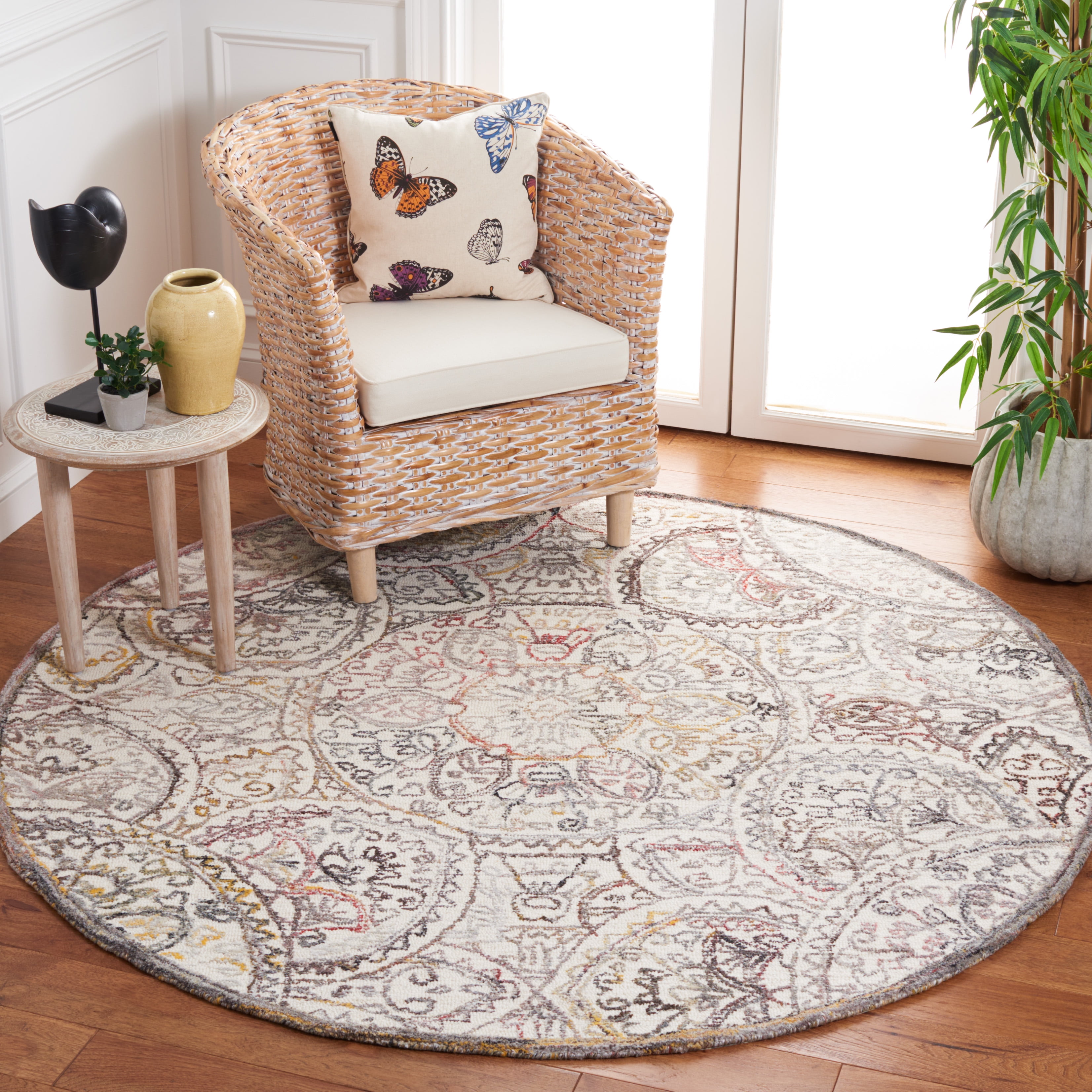 SAFAVIEH Metro Luvina Medallion Area Rug, Ivory/Red, 6' x 6' Round