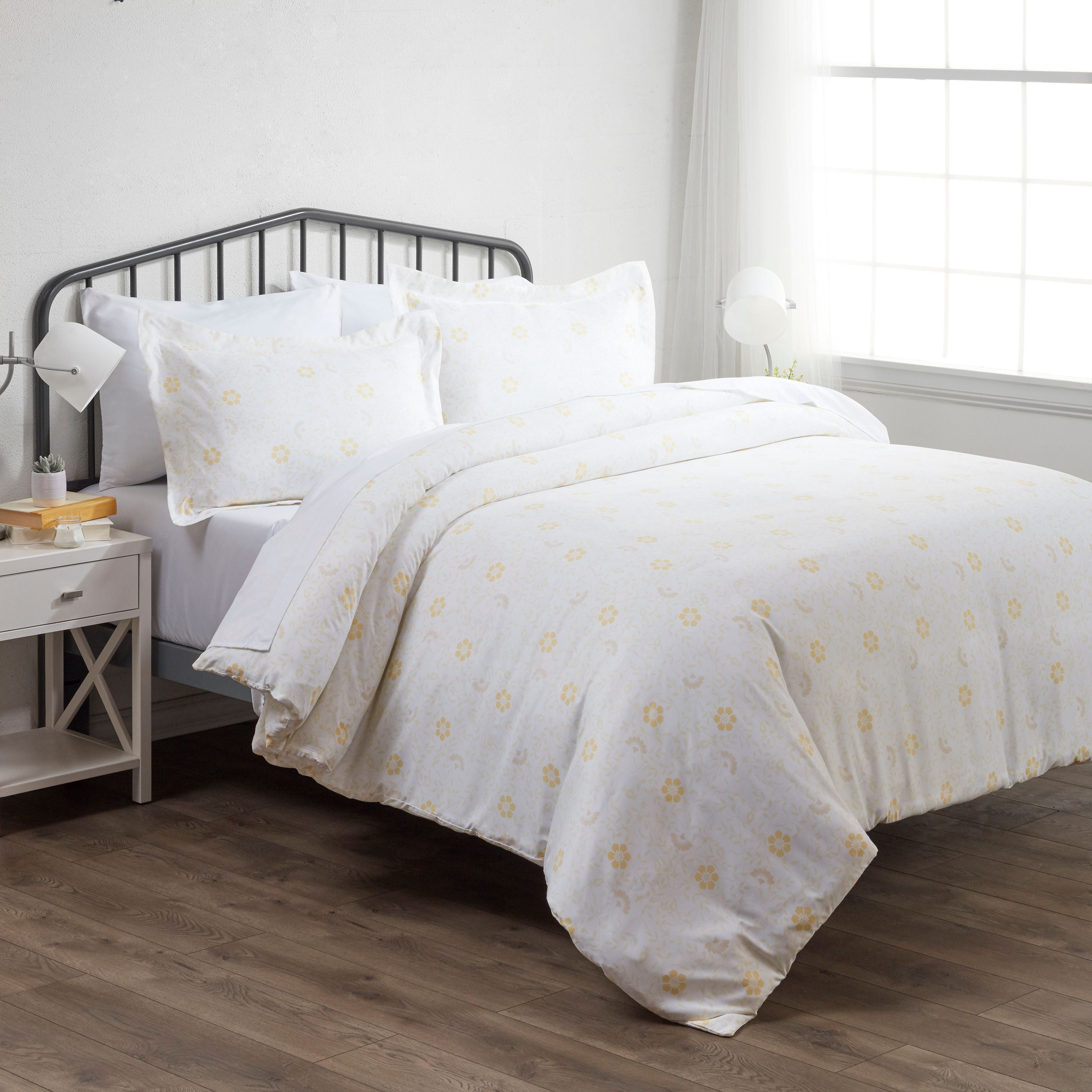 Noble Linens White Spring Vines Print Duvet Set 3-Piece Duvet Cover Set, King/Cal King