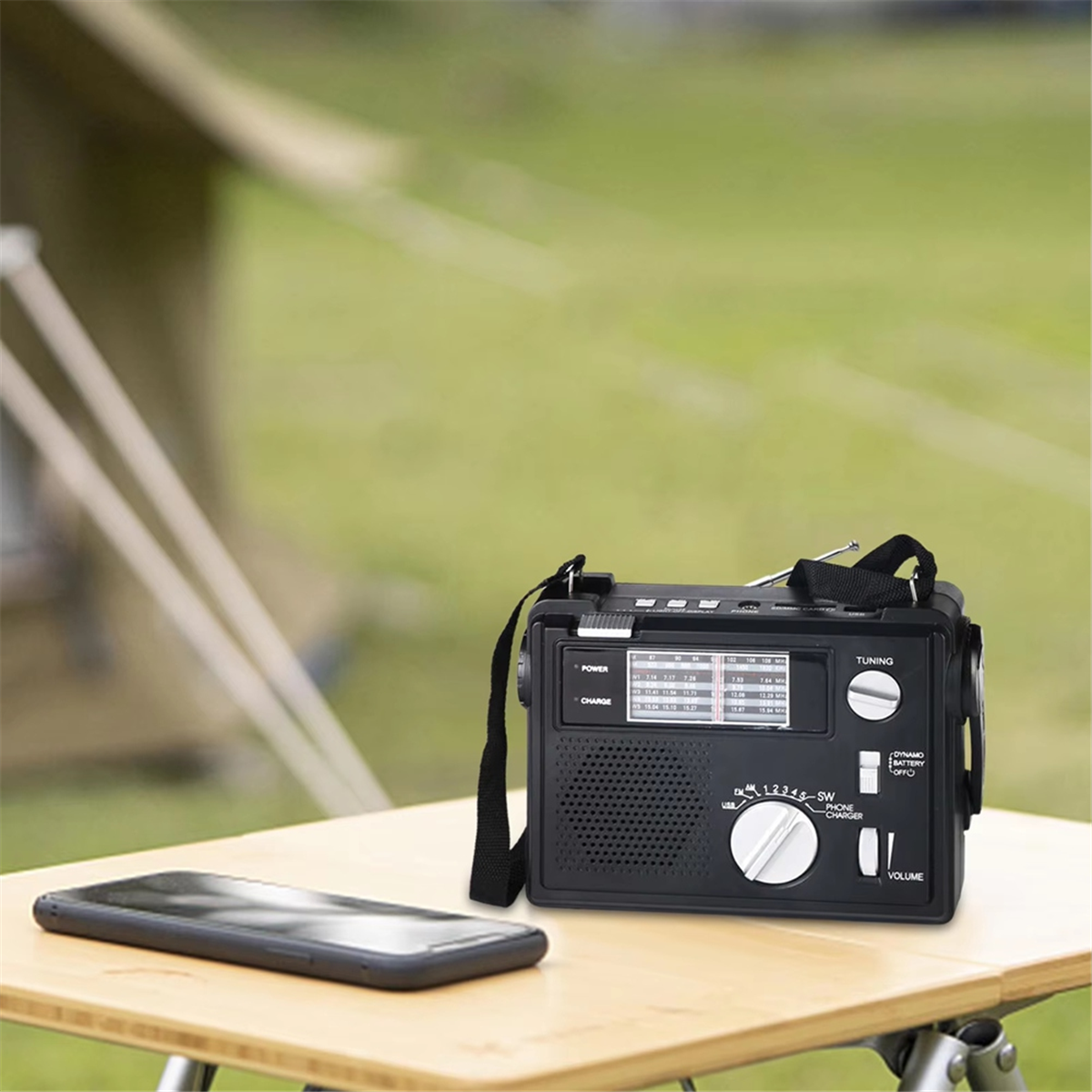 Emergency Radio Portable Emergency Radio Weather Alert Radio with Cellphone Charging Hand Crank & Battery Operated,1 x Radio,Black&White