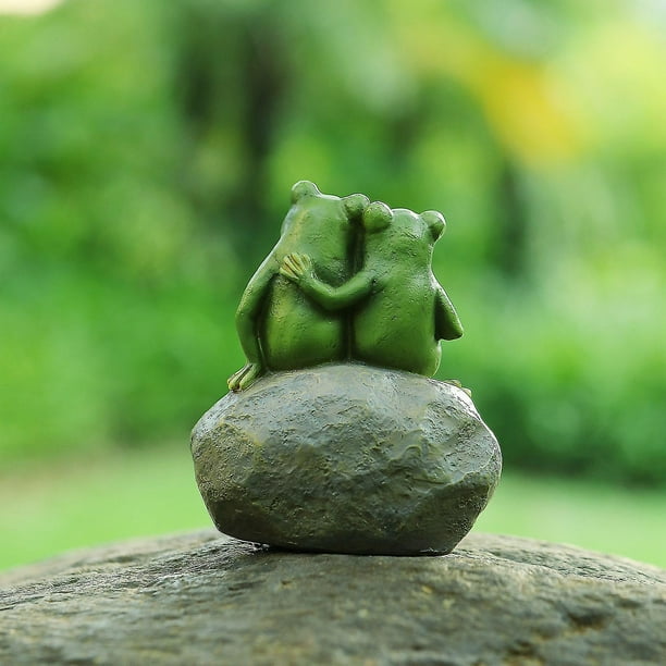 Romantic Resin Frog Statues for Outdoor Garden Decor - DurableDelights  Lover Frogs Couple Figurines