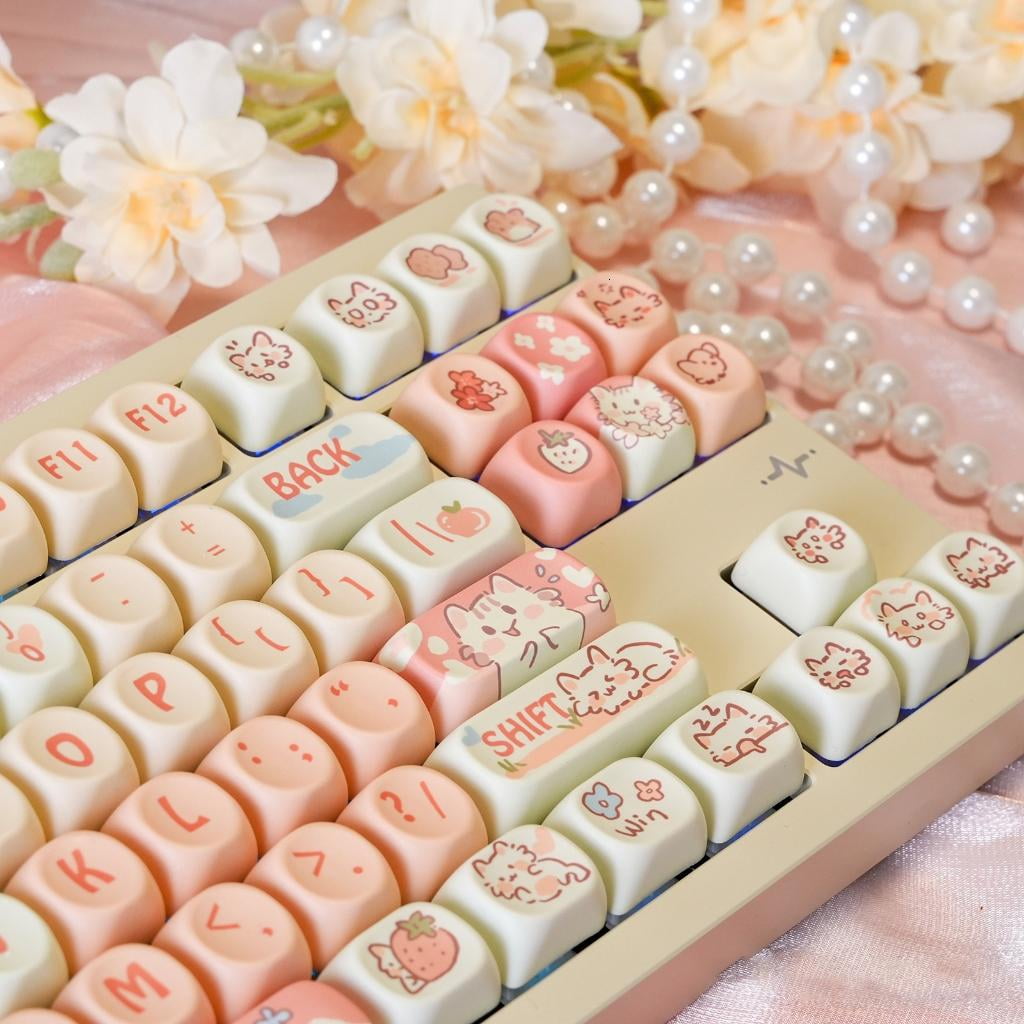 WE-POLUJ MOA Height Keycaps 132Piece Heat Sublimated Color Strawberry Kitten Keycaps Set Customization for Mechanical Keyboards
