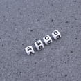 thumbnail image 5 of 500 cuentas acrílicas de 6 mm con letras del alfabeto para hacer joyas, pulseras, juguetes educativos para niños, llaveros (blanco), 5 of 5
