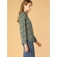 thumbnail image 4 of Camisa con Estampado Floral Allegra K Cuello en Punta Verde Oscuro M, 4 of 6