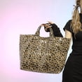 thumbnail image 2 of Bolsa BBIQI con estampado de guepardo de PVC con estampado de leopardo para mujer, 2 of 7