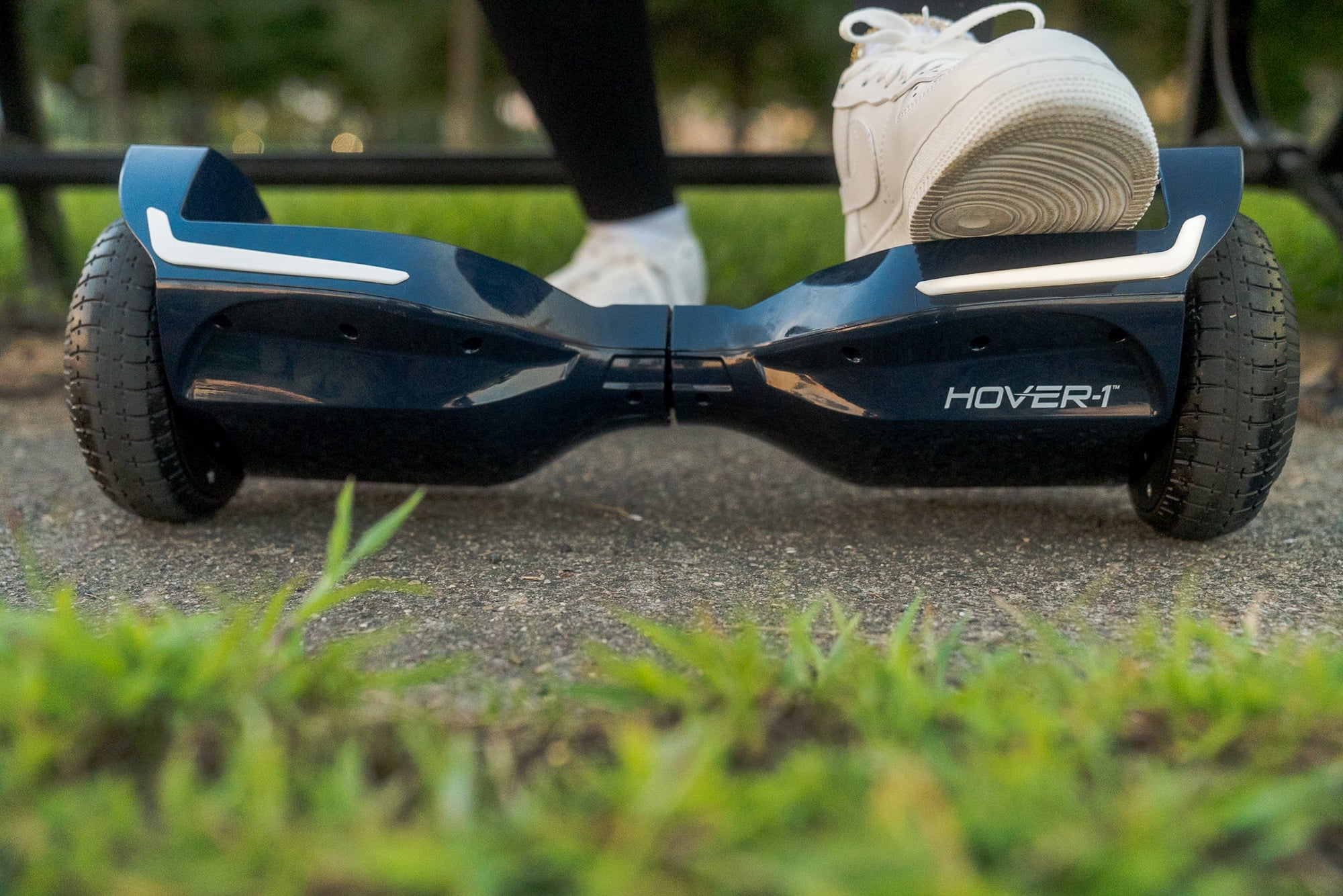 Hover1 Evolution Electric SelfBalancing Hoverboard with 6.3” Tires, Dual 110W Motors, 6 mph Max Spee(图5)