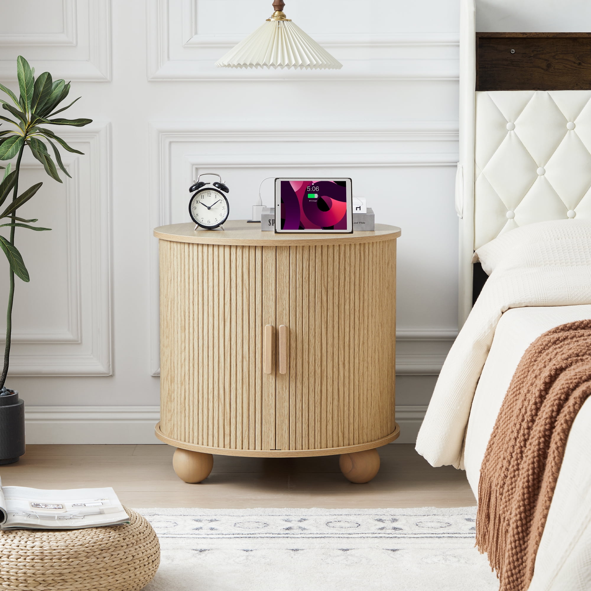 Wirrytor Side Table with Charging Station, The Table Behind the Sofa with Storage Space and Sliding Door, Bedside Table Accent Cabinet for Living Room, Bedroom, Entryway (Oak)