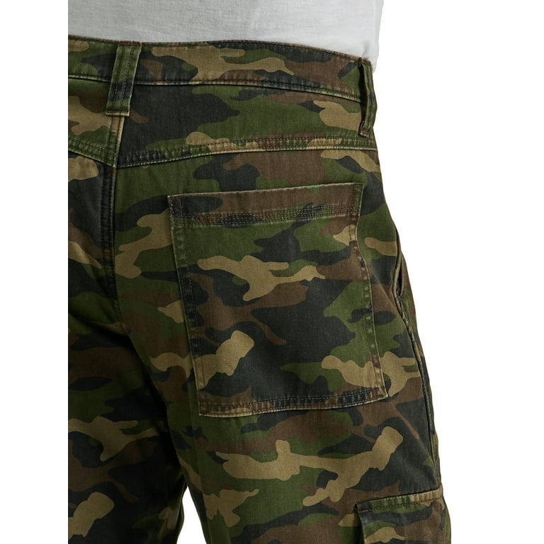 Wrangler Co Men's Relaxed Fit Fleece Lined Cargo Pants (Green Camo