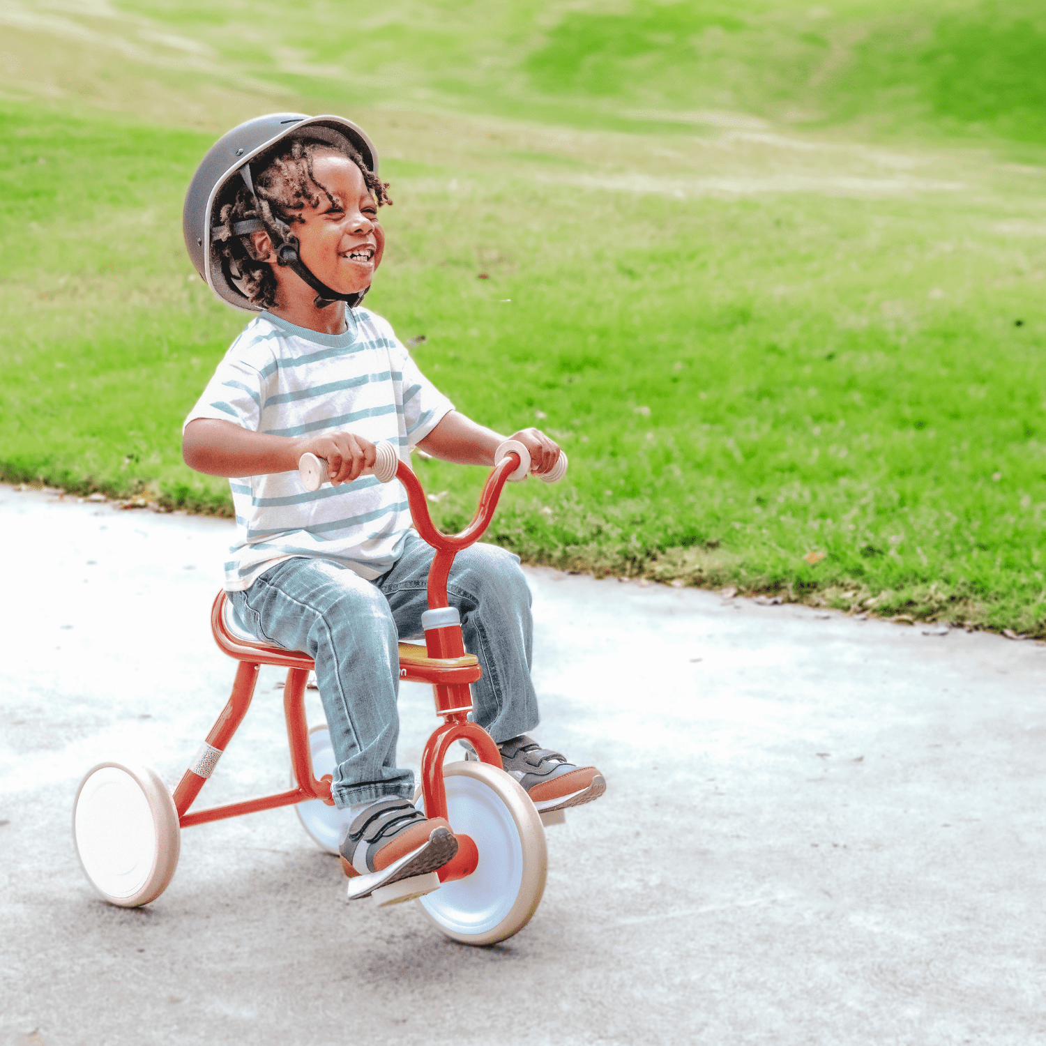 Yvolution Kids Tricycle, Classic Trike, Vintage Design, 18 Months to 3 Years Old, Red
