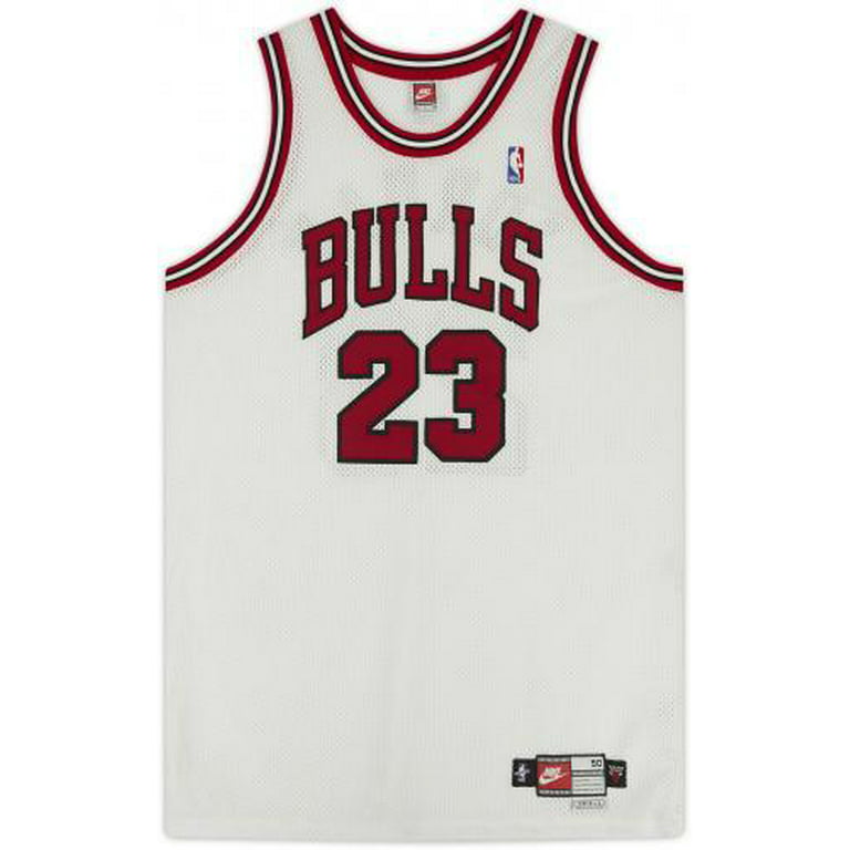 Autographed Chicago Bulls Michael Jordan Fanatics Authentic White Nike  Authentic Jersey - Upper Deck