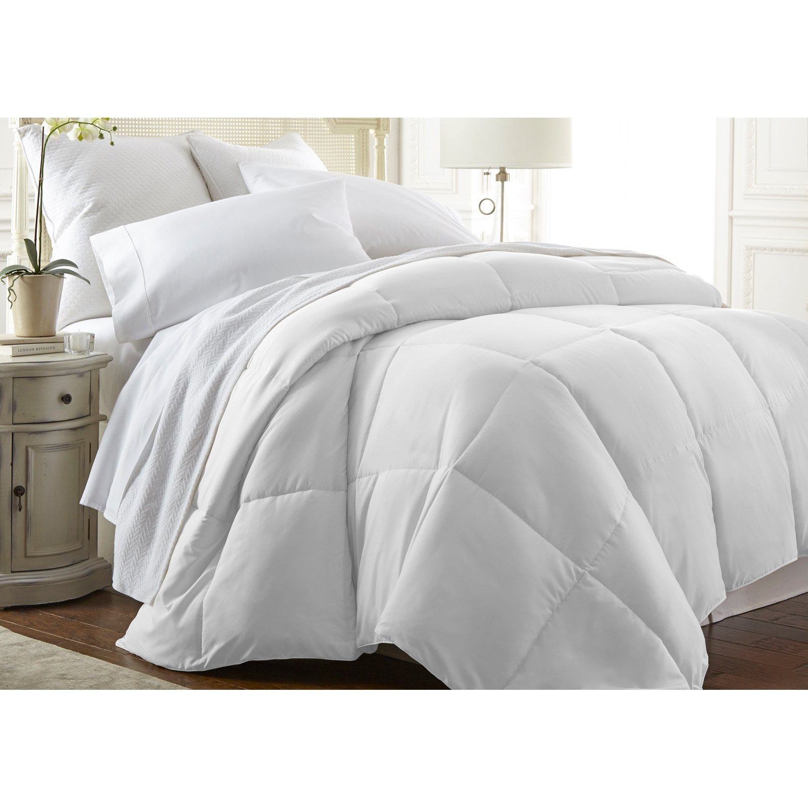 Simply Soft All Season Down Alternative Comforter by ienjoy Home