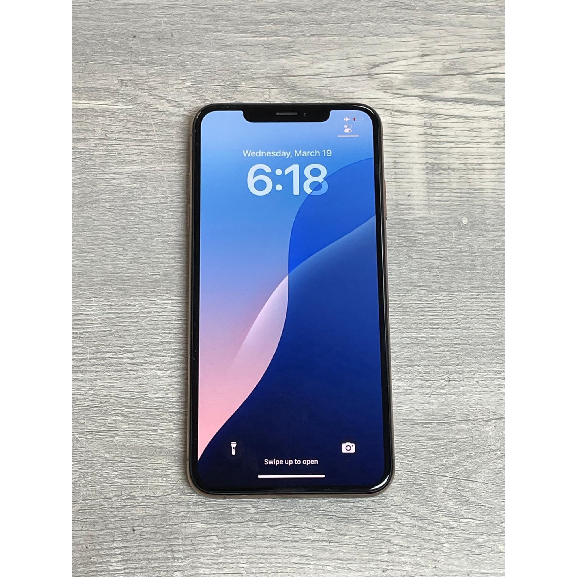 Pre-Owned Apple iPhone XS MAX - Carrier Unlocked - 64 GB SILVER