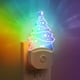 thumbnail image 1 of Luz de noche con forma de árbol de Navidad (paquete de 2), luz de noche para niños que cambia de color, RGB de 8 colores, con enchufe, sensor de anochecer a amanecer, luz de noche para bebés, 1 of 5