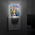 thumbnail image 4 of Estamos de Vuelta Luz nocturna LED con sensor de anochecer a amanecer para dormitorio, baño, pasillo, escaleras - Lámpara LED nocturna de enchufe, 0.5W - 1 pieza, 4 of 6
