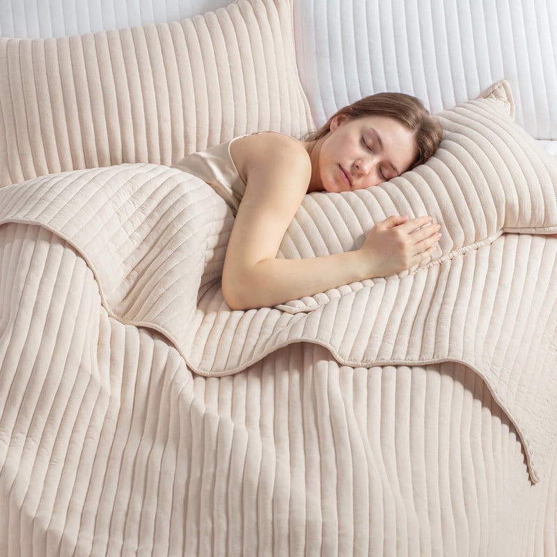 Exclusivo Mezcla Full Queen Quilt Bedding Set, Stripe Stitching Beige Quilts Queen Size for All Seasons, Soft Lightweight Microfiber Bedspreads Coverlets Bed Cover, 90"x96"