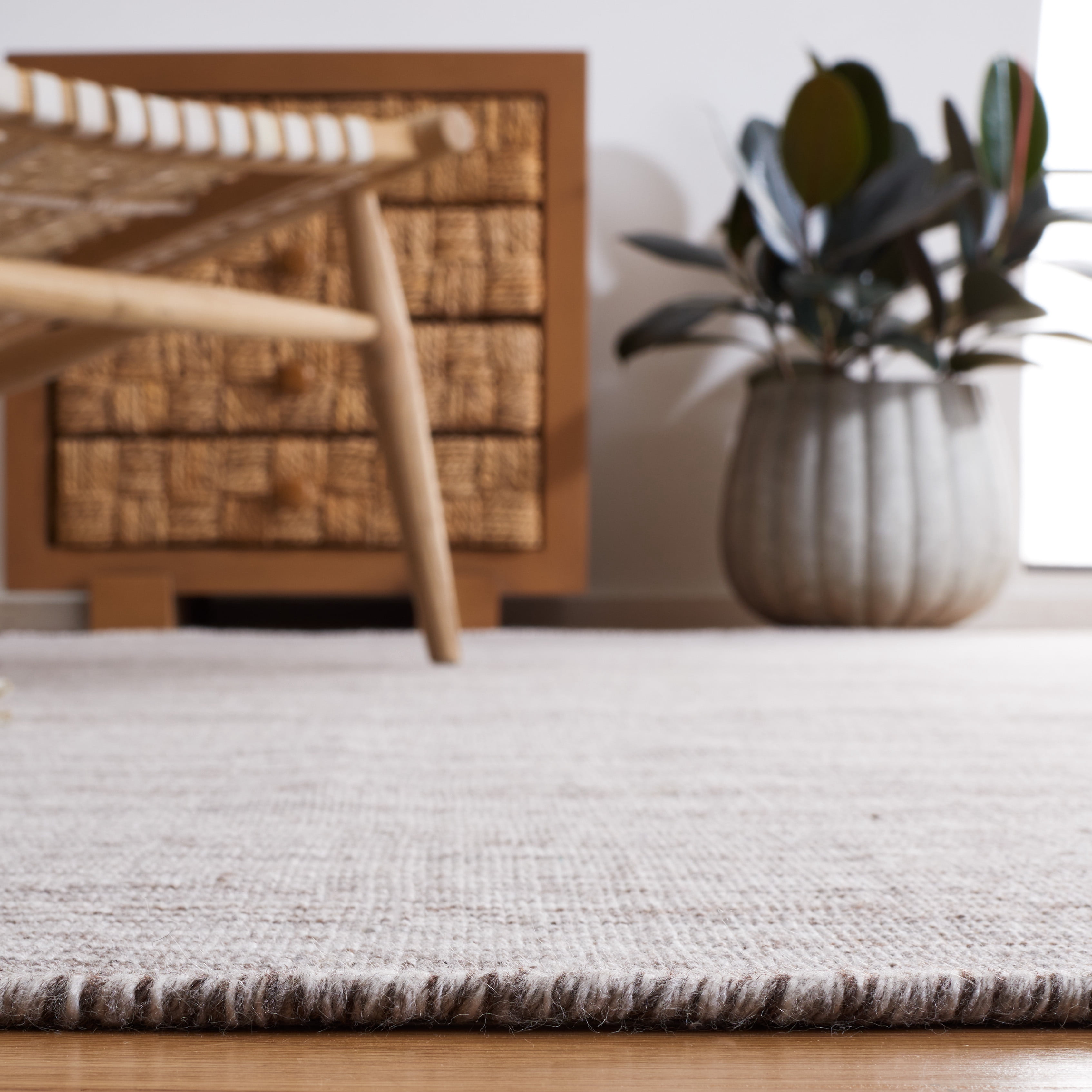 SAFAVIEH Kilim Cemal Striped Polyester Runner Rug, Beige/Ivory, 2'3" x 9'