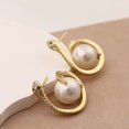 thumbnail image 2 of Pendientes de perlas pequeñas de viento de lujo ligeros en forma de serpiente pendientes simples al por mayor pendientes coreanos de alta calidad, 2 of 5