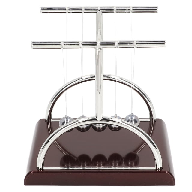bolas oscilantes, decoración de bolas de equilibrio de péndulo para la escuela decoración de escritorio Newtons Balance Balls con base marrón brillante, arcos y varillas cromadas y cuatro esferas metálicas colgantes; vista frontal centrada, ideal para aliviar el estrés en la oficina y como adorno de mesa.