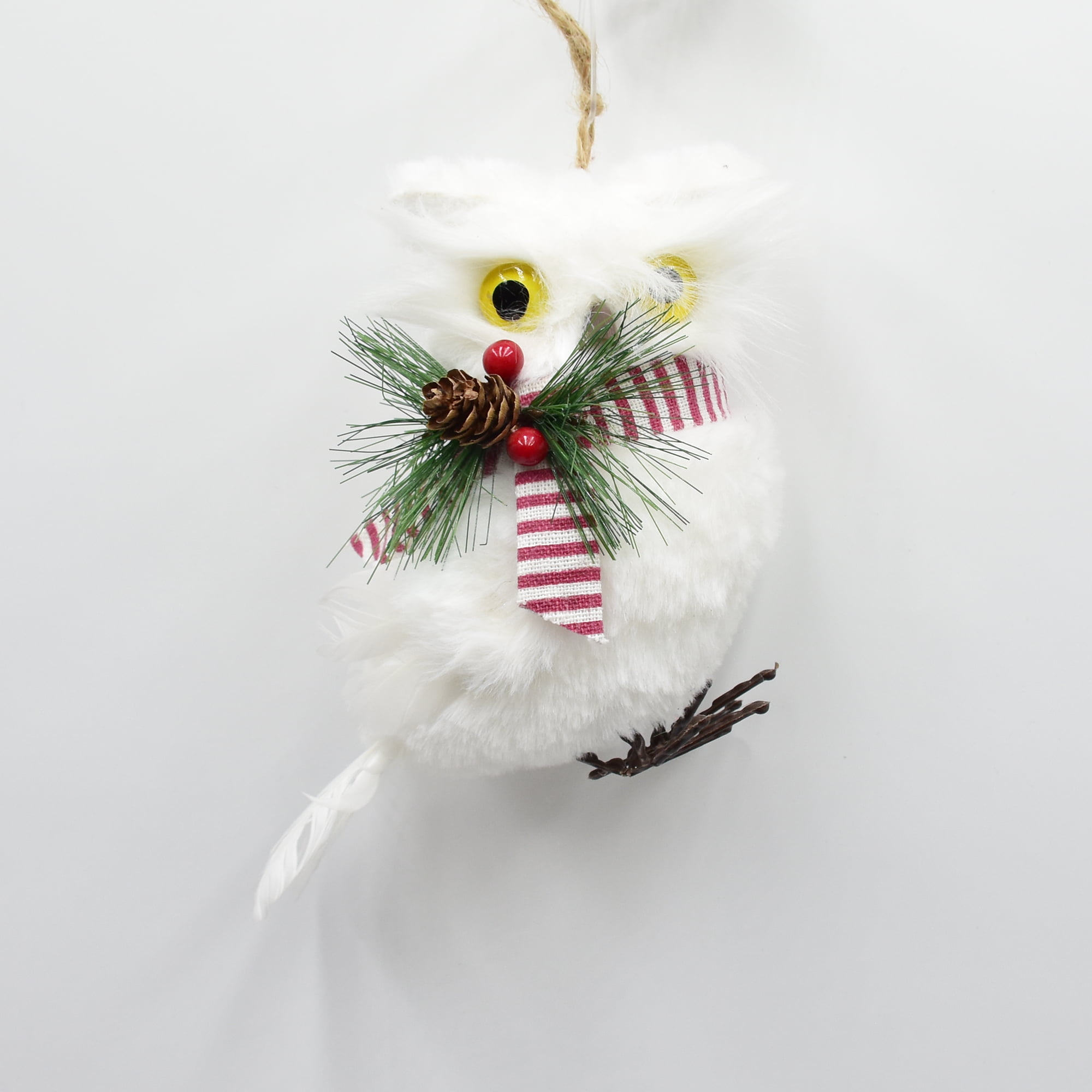Featured image of post Owl Christmas Tree Decorations : Christmas decorations hanging on fir tree.