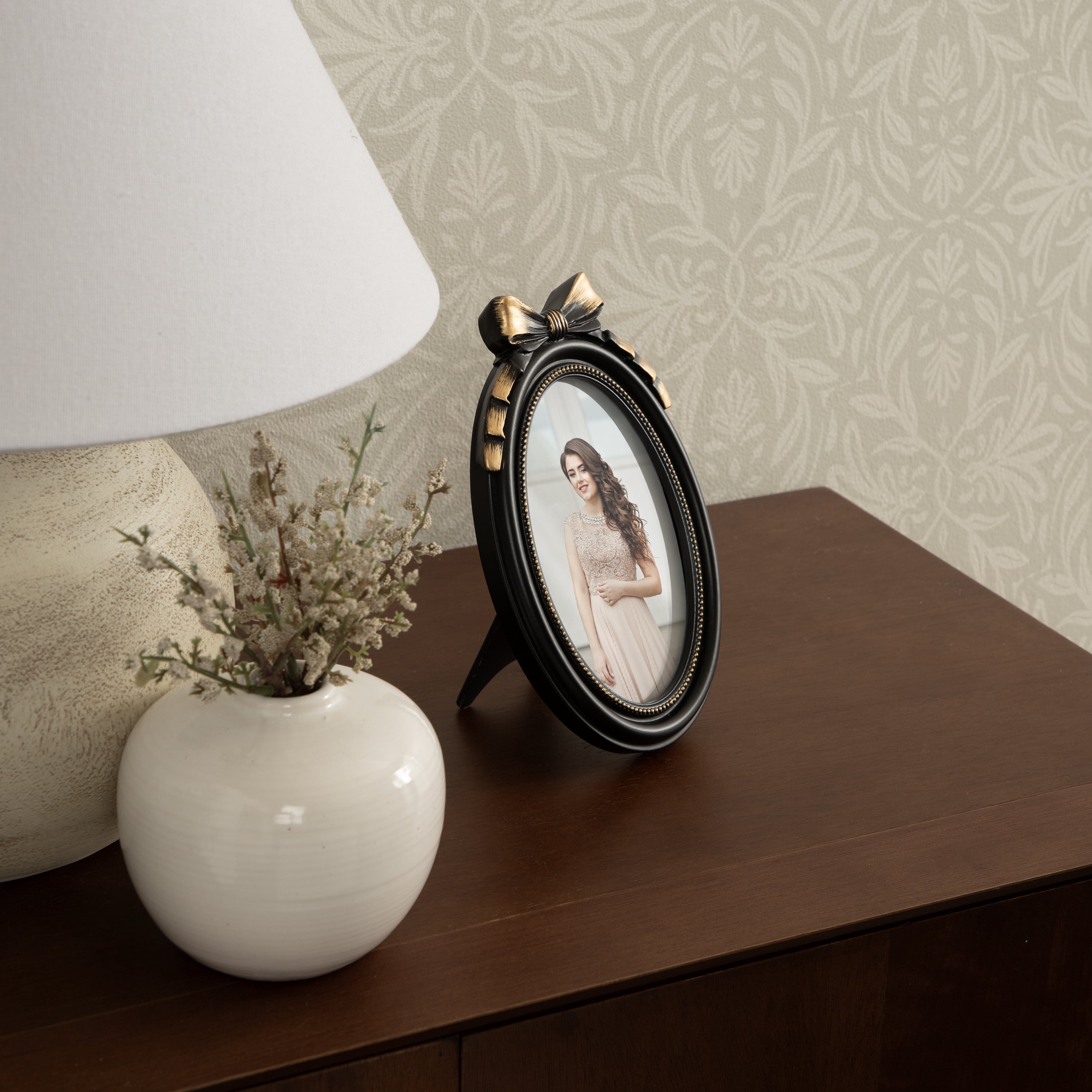 DesignOvation – 4x6 Picture Frame – Oval Bow Tabletop Photo Frame