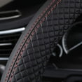 thumbnail image 2 of Funda para volante de coche (negro y rojo), de cuero, 37-39 cm, antideslizante, transpirable, de fibra de carbono, elástica, universal y profesional., 2 of 5