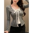 thumbnail image 4 of Camiseta de Larga para Mujer, Cuello Redondo, Estilo Casual, con Encaje, Efecto Dos Piezas. Gris M, 4 of 9