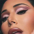 thumbnail image 3 of Paleta de sombras Huda Matte Cool Shades, ideal para viajes, 3 of 9