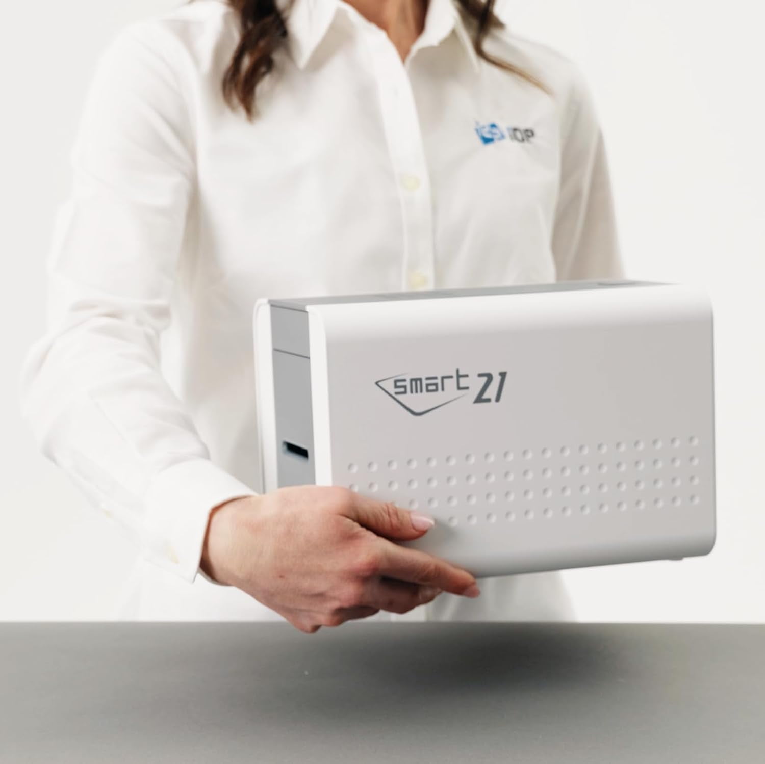 IDP SMART-21SK-EZ ID Card Simplex Printer Kit, Includes printer, YMCKO color ribbon, 100 PVC cards, PC-only software