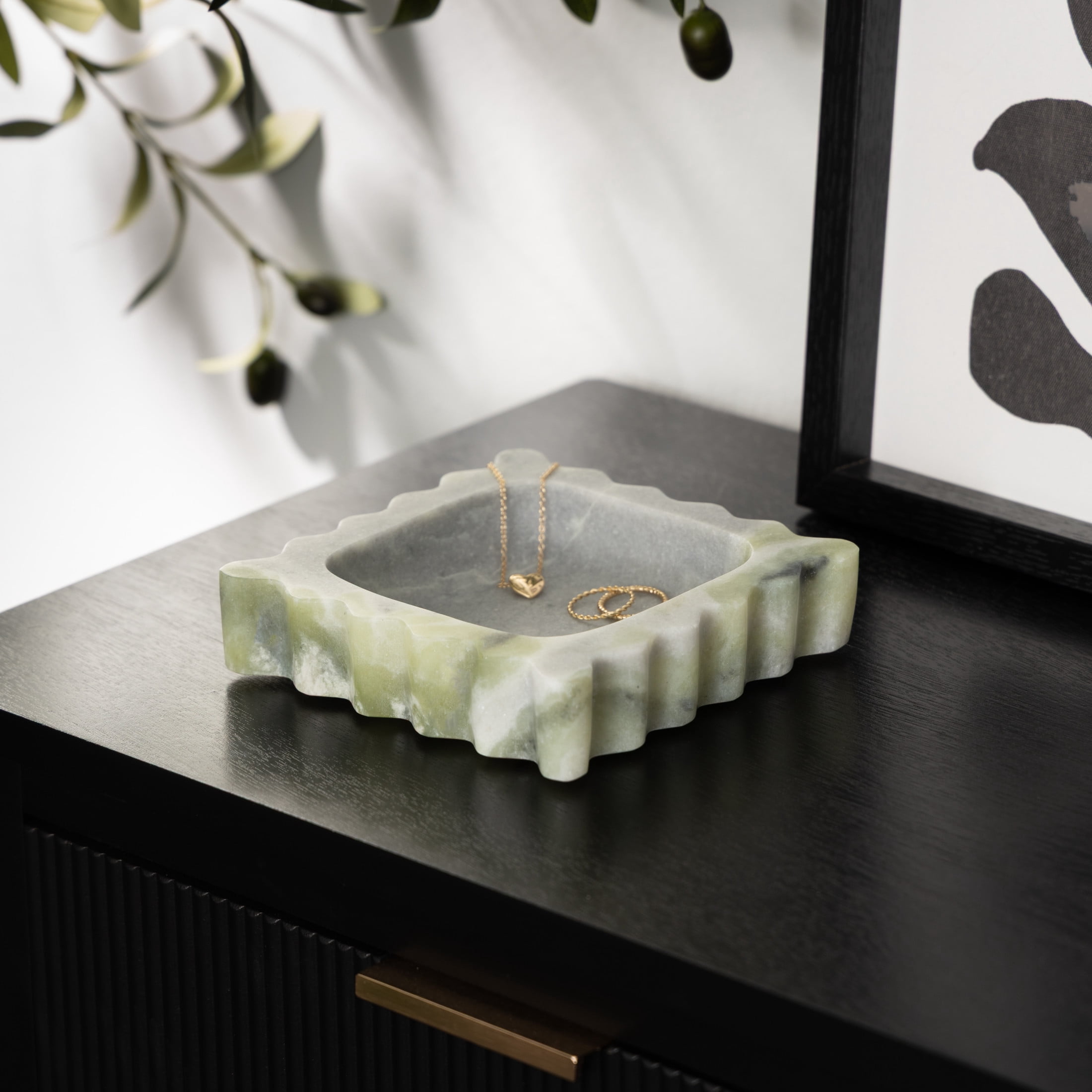 DecMode 6" x 6" Green Marble  Tray with Gray Swirl Pattern and Wavy Edges, 1-Piece