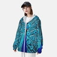 thumbnail image 3 of Fotbe Beau Paon Bleu Veste de Protection Solaire UPF 50+ pour Hommes et Femmes avec Capuche et Poches Randonnée Performance Extérieure-Moyenne, 3 of 7