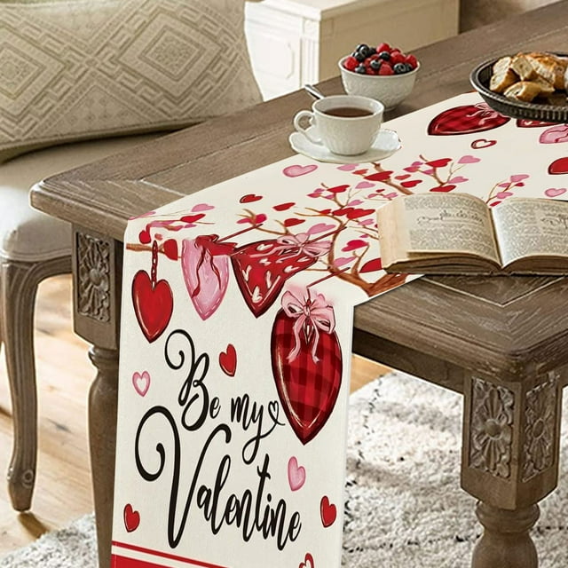HaoXun Chemin de Table de la Saint-Valentin Rouge Polyester 13x72 Pouces - Texture Artistique Cœur Romantique Super Douce Décoration de Table de Vacances pour Salle à Manger Cuisine Fête Maison