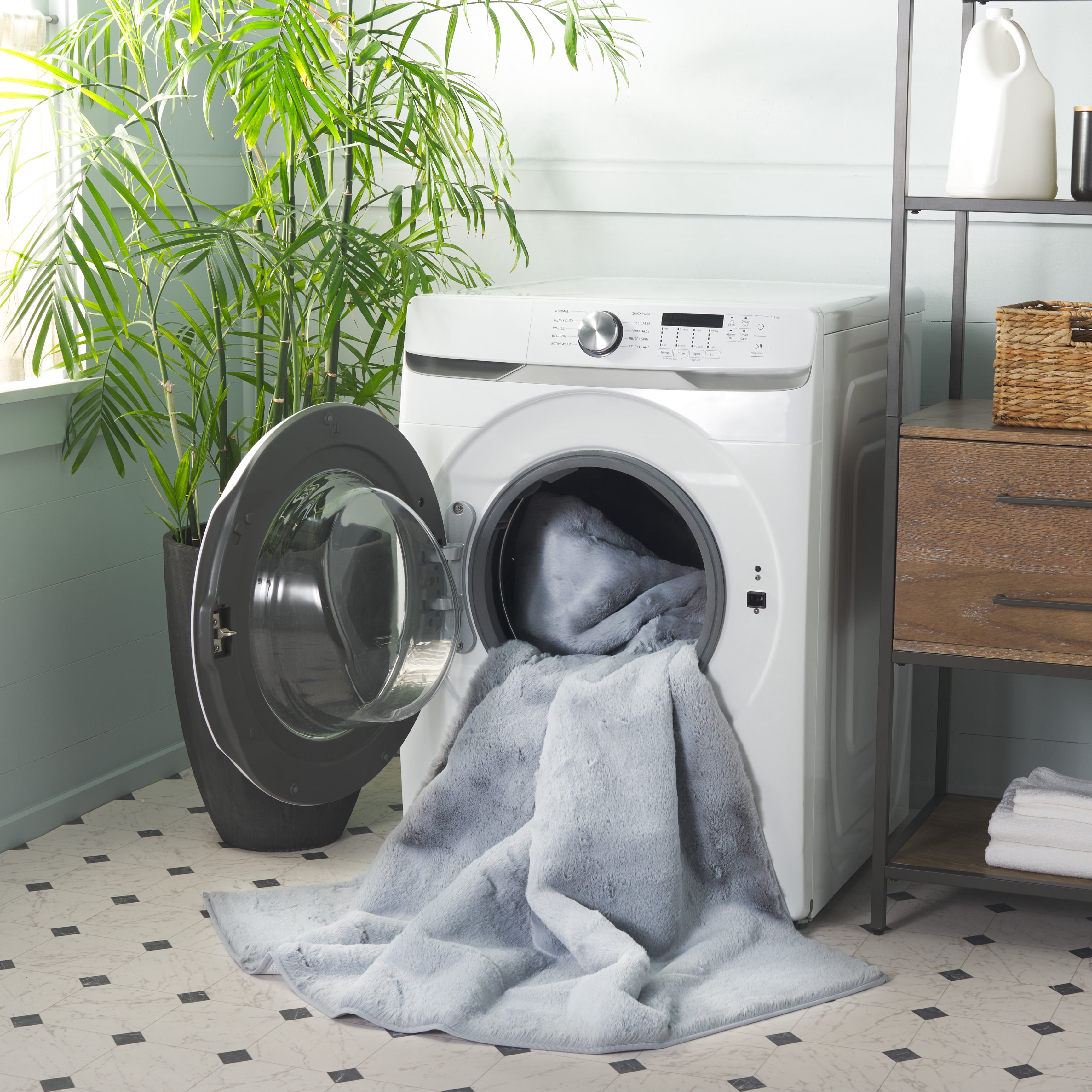 Safavieh Faux Rabbit Fur Davin Solid Machine Washable Slip Resistant Area Rug, Light Gray, 6' x 9'