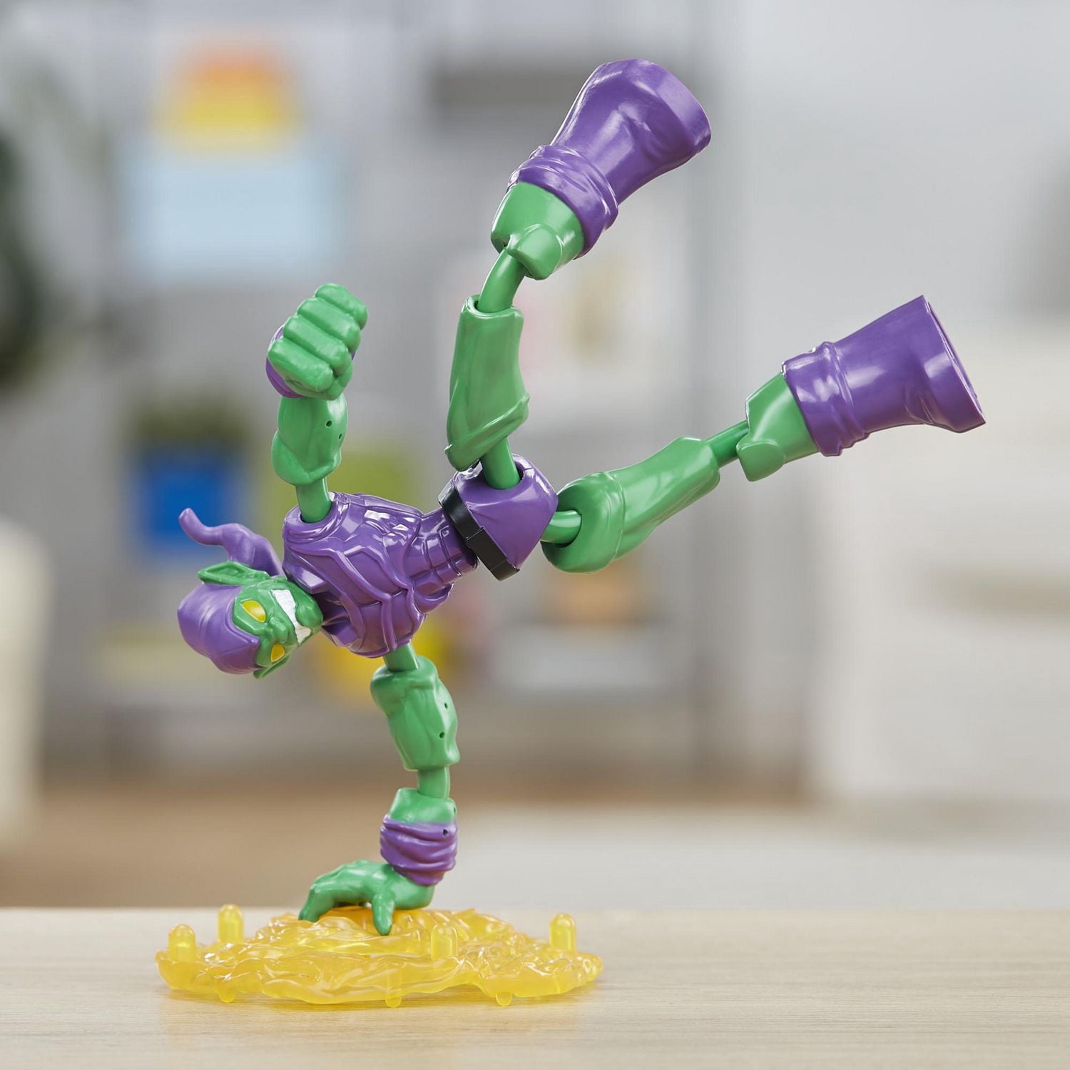 Marvel Spider-Man Bend and Flex, figurine articulée Green Goblin de 15 cm flexibles, incluant accessoire, pour enfants, à partir de 6 ans