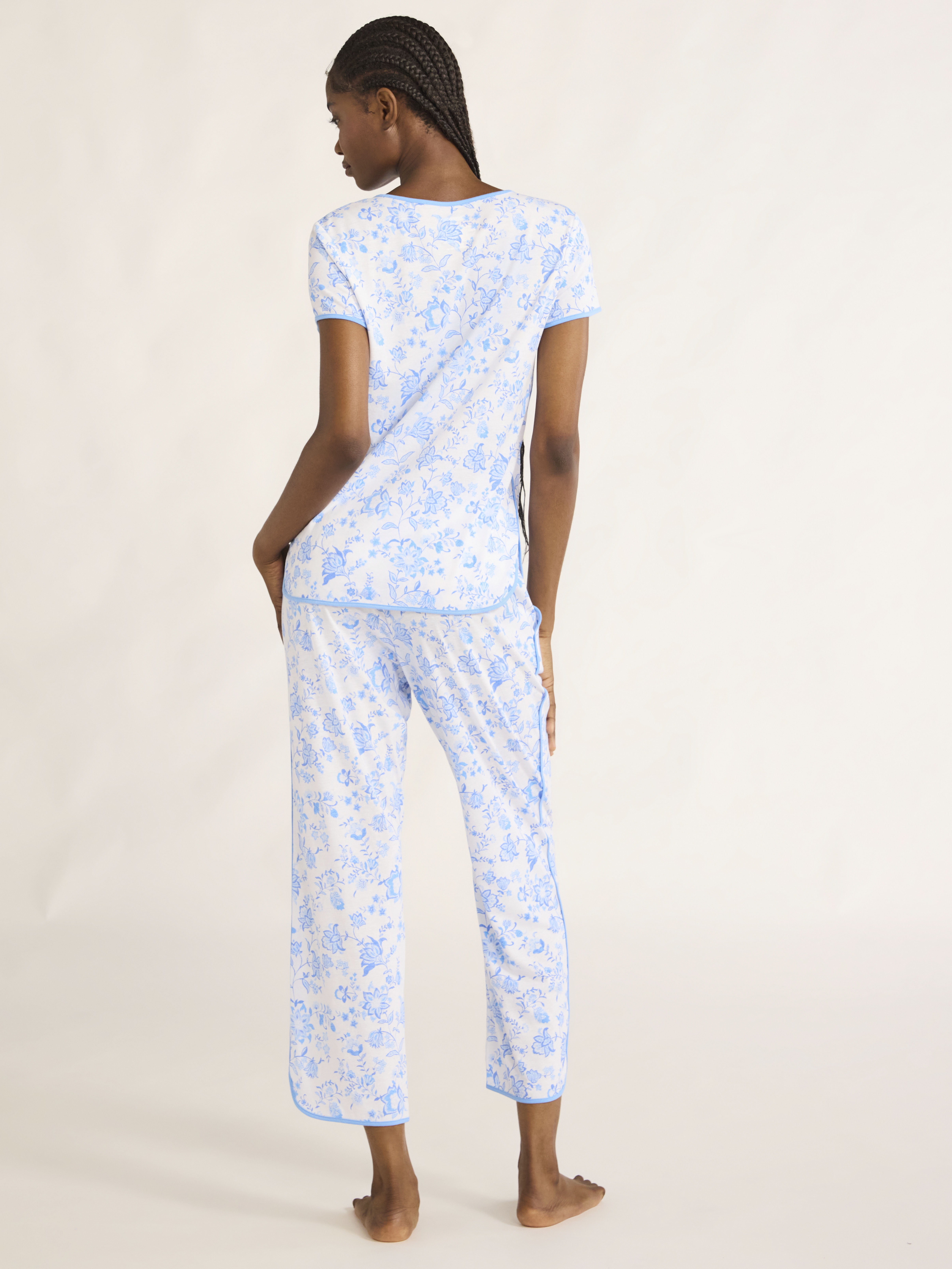 Joyspun Women's and Women’s Plus Lightweight Sleep Tee and Pants Set, 2-Piece, Sizes XS to 3X